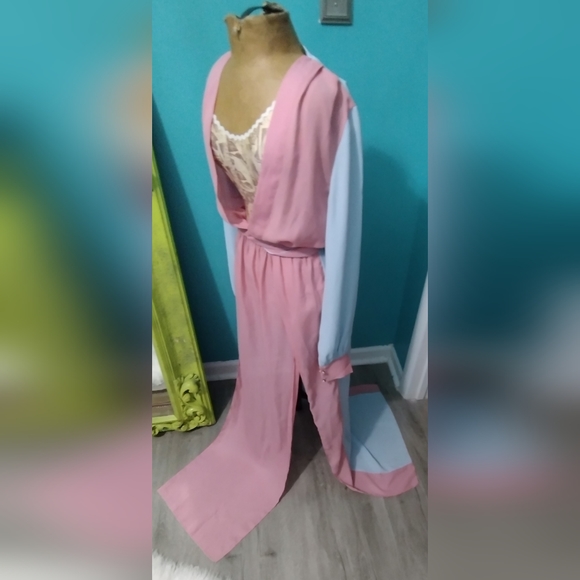 Beautiful pastel dress - Picture 4 of 5